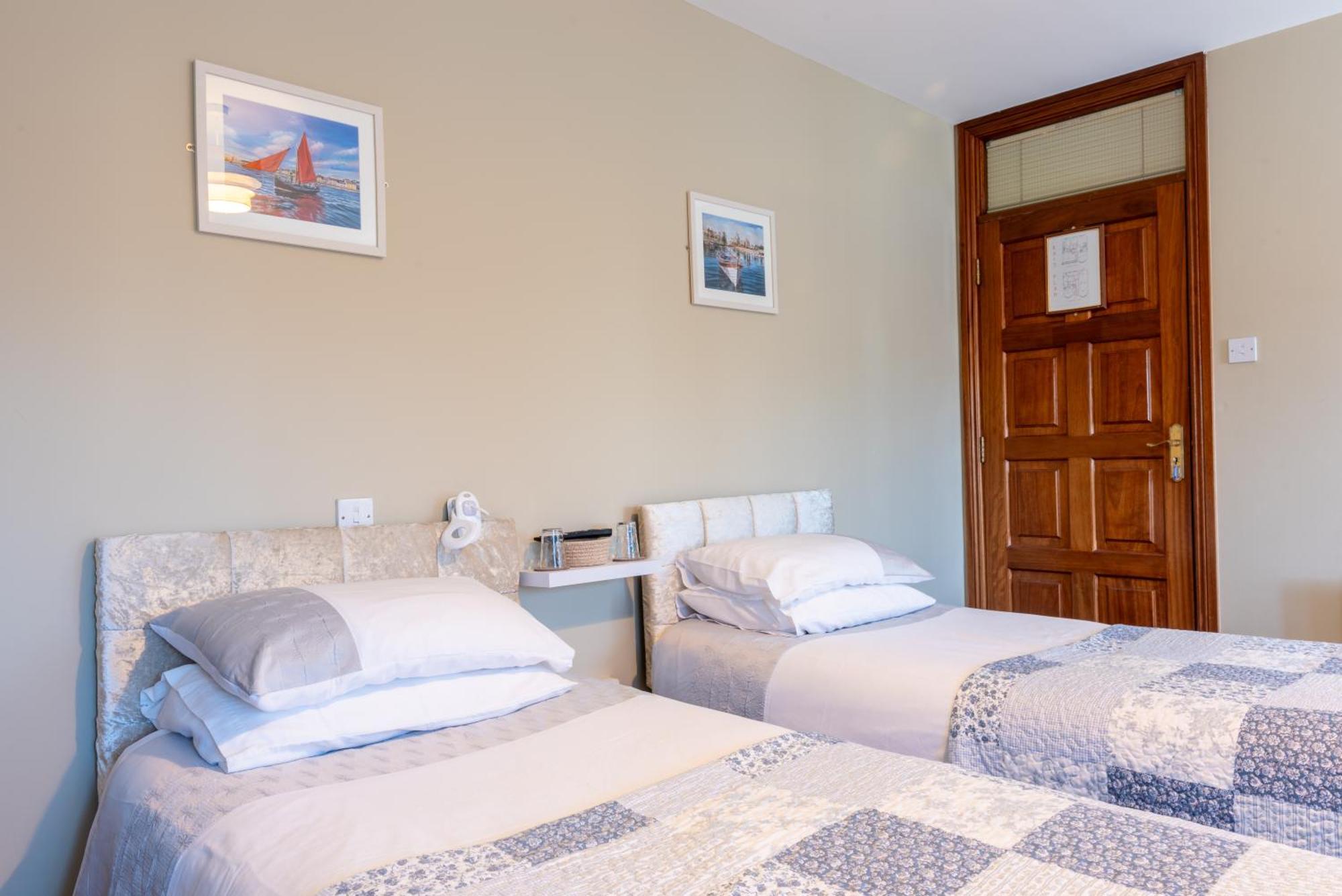 Avalon House Hotel Galway Exterior photo